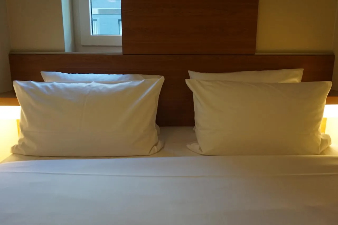 Easyhotel Berlin Hackescher Markt Hotel